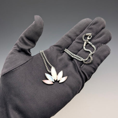 復古純銀底座,五色珍珠母貝花形吊墜搭配項鍊